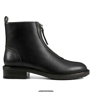 AEROSOLES Black Ankle Boots with Front Zipper